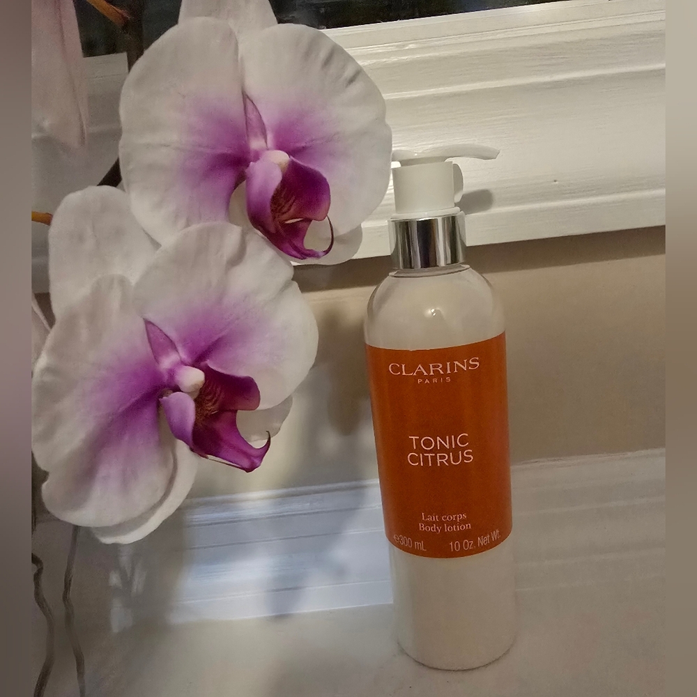 NEW! Clarins Tonic Citrus Body Lotion with Pump Dispenser 300ml